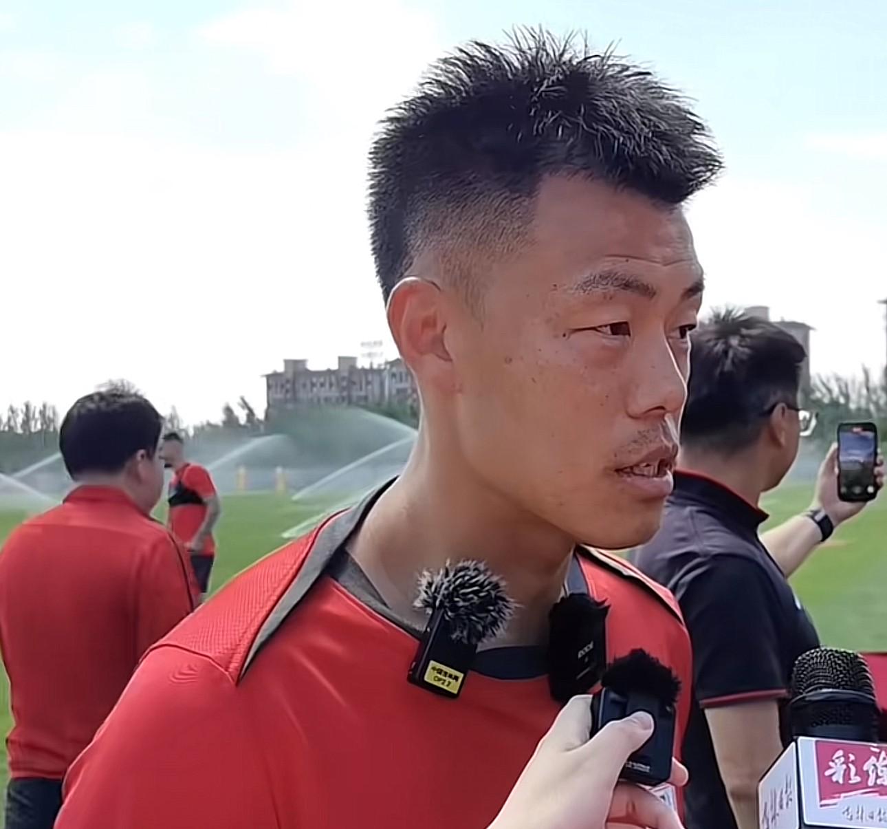 乐鱼体育-西甲皇马与巴萨赛程对比及两大豪门关键比赛分析